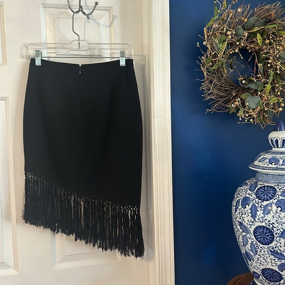 Women’s BCBG MaxAzria Black Polyester Blend Fringe Skirt Size 0 - Picture 3 of 6